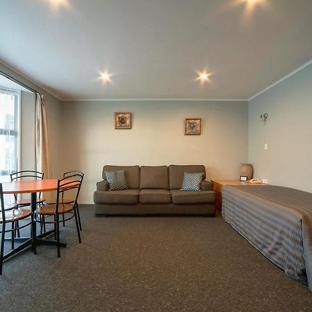 Coronation Park Motels Ашбъртън Екстериор снимка