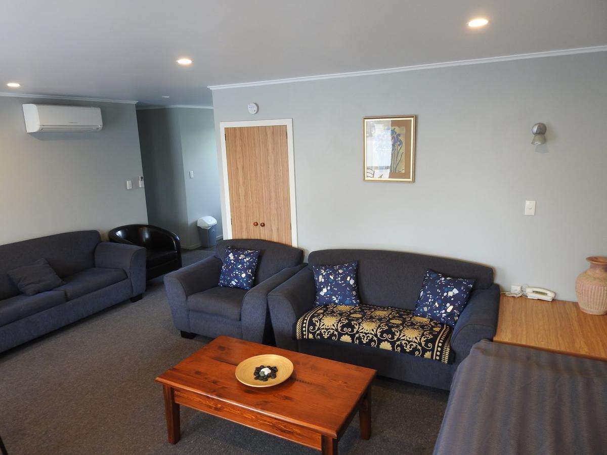 Coronation Park Motels Ашбъртън Екстериор снимка