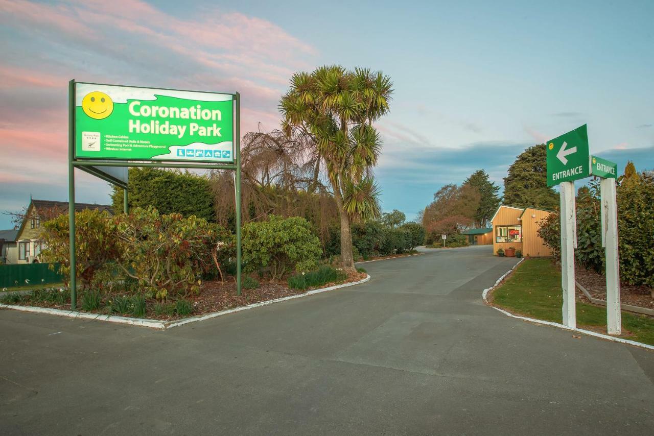 Coronation Park Motels Ашбъртън Екстериор снимка
